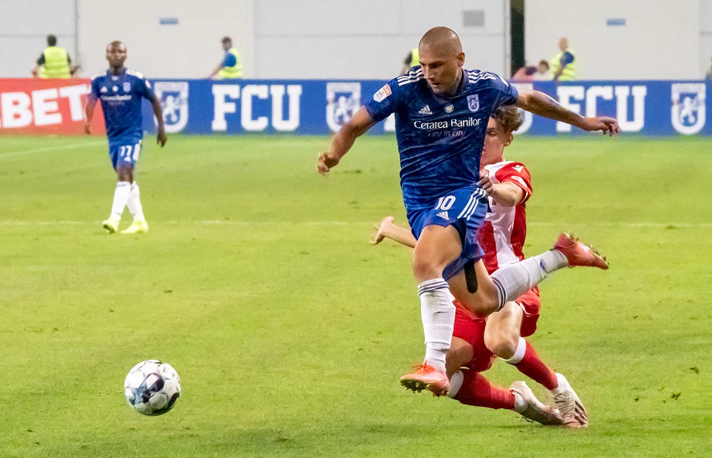 Dinamo – FC U Craiova, derby cu scântei! Adrian Mititelu nu și-a asumat răspunderea pentru fanii olteni care vor să vină la meci, dar șefii rivalei fac un gest fără precedent: ce se va întâmpla cu suporterii din Bănie! | EXCLUSIV