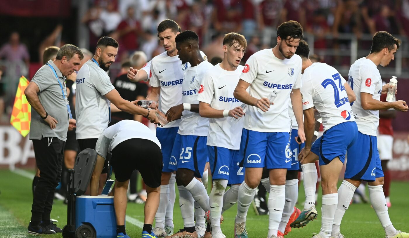 Arbitrul l-a liniștit pe Gheorghe Hagi după doar 5 minute de joc: penalty rapid pentru Farul Constanța în meciul cu Sepsi! Golgheterul campioanei e un fundaș | VIDEO