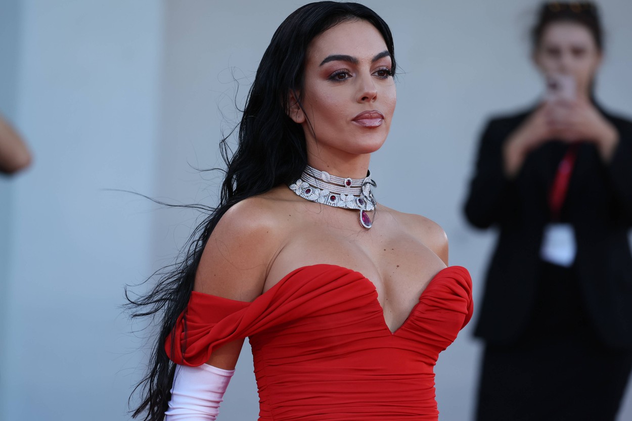 Ce comentariu i-a dat soția lui Leo Messi iubitei lui Cristiano Ronaldo pe rețelele sociale!