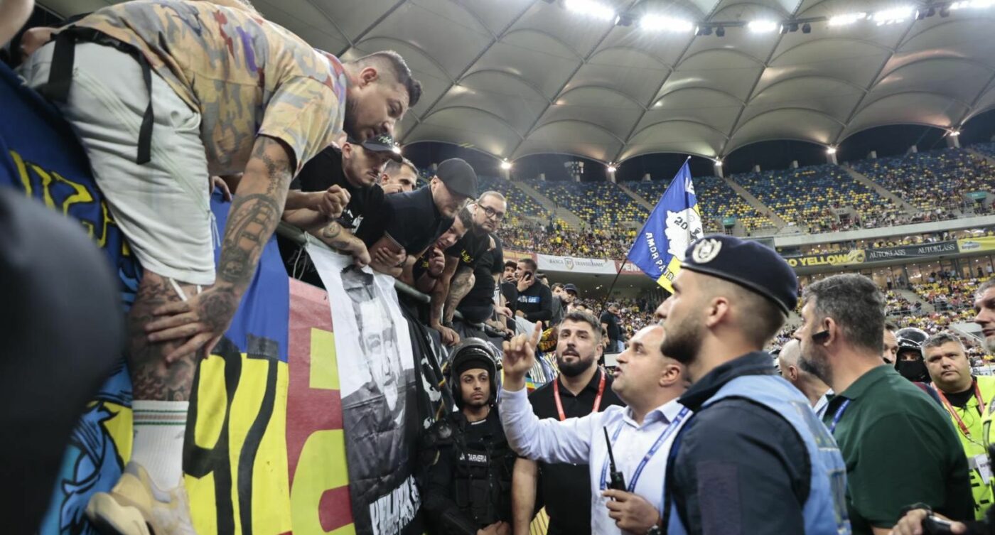 Goana după huligani! Ce a făcut Jandarmeria, la finalul meciului, cu toți cei din gruparea „Uniți sub Tricolor”, după scandalul care a aruncat în aer România – Kosovo!