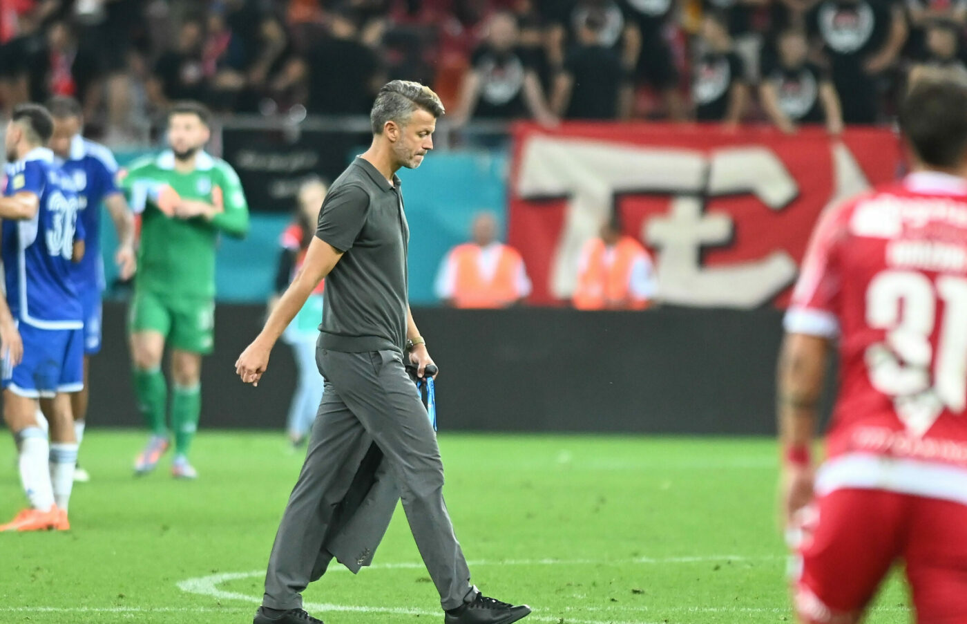 Critici dure pentru Ovidiu Burcă, antrenorul lui Dinamo, din partea lui Florentin Petre: „Nu-mi place, e speriat! Nu au nicio șansă”
