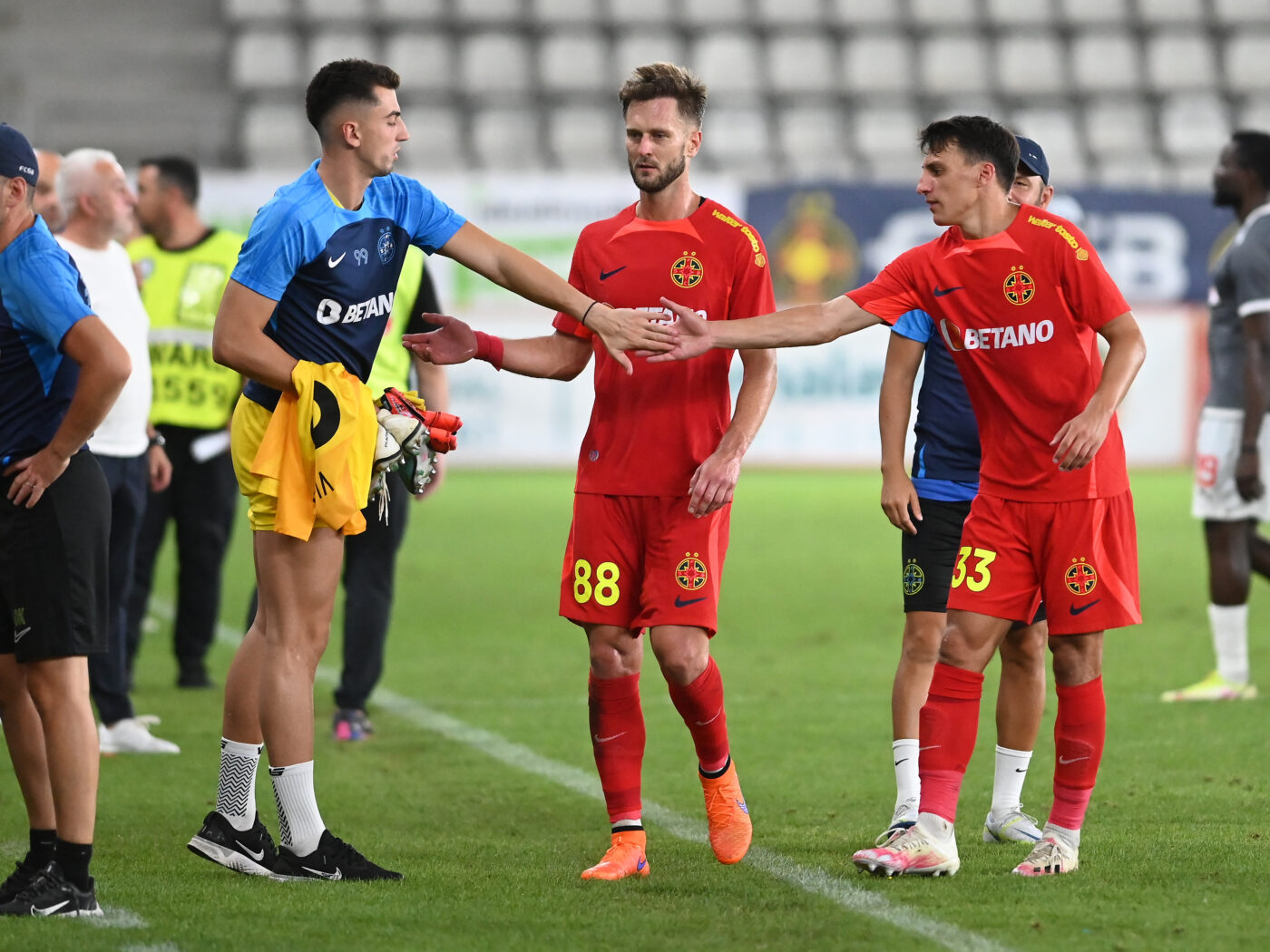 Damjan Djokovic, «lucrat» de colegii de la FCSB? „Nu-l mai acceptă ceilalți din vestiar!”