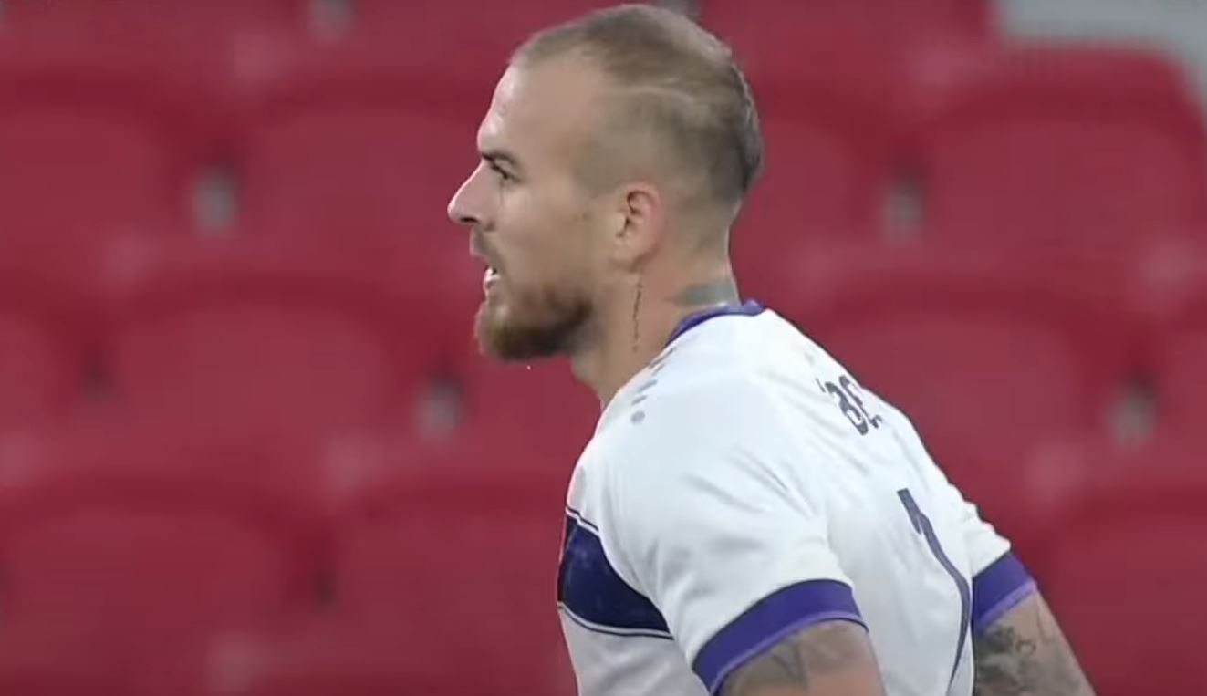 Denis Alibec a înscris un gol de generic în Qatar, sub privirile unui campion mondial! Reușită spectaculoasă, de la 30 de metri de poartă, în Al Ahli Doha – Muaither SC 4-2 | VIDEO