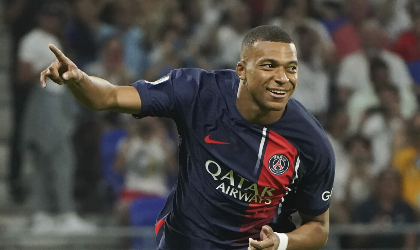 Momentul emoționant cu Kylian Mbappe în prim-plan, la PSG – AC Milan! Ce s-a întâmplat în minutul 23, când arbitrul a întrerupt meciul | FOTO