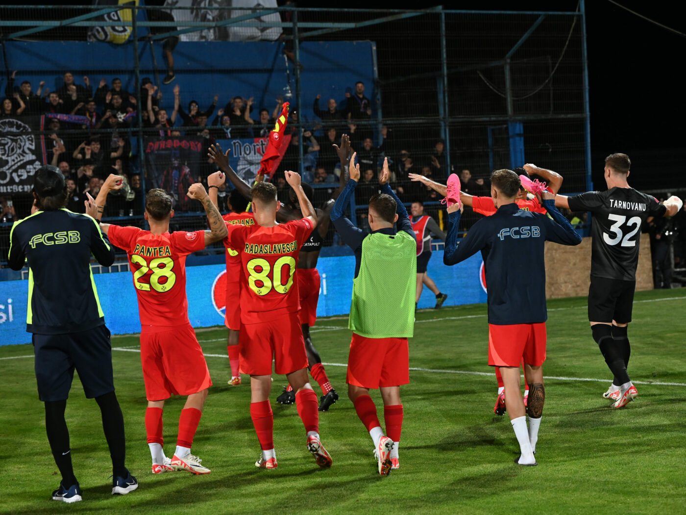FCSB nu e Steaua, dar umple stadion după stadion. Fenomenul pe care nici cei mai înfocați fani ai celor de la CSA nu îl pot explica sau contrazice: câte bilete mai sunt la Sibiu, pentru meciul cu Hermannstadt!