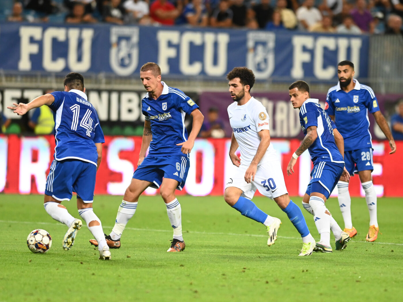 Vlad Achim nu îl grăbește pe Adrian Mititelu să pună antrenor la FC U Craiova, după 4-0 cu Farul: „Dacă va aduce, îl așteptăm…”. Aurelian Chițu, în al nouălea cer: „Nu știi la ce să te aștepți de la noi!”