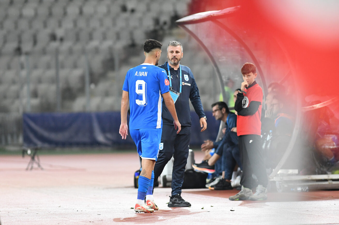 Andrei Ivan, făcut praf de fostul portar al „Generației de Aur” după ce a primit cartonașul roșu în U Cluj – Universitatea Craiova 1-1: „Este într-o scădere incredibilă!”