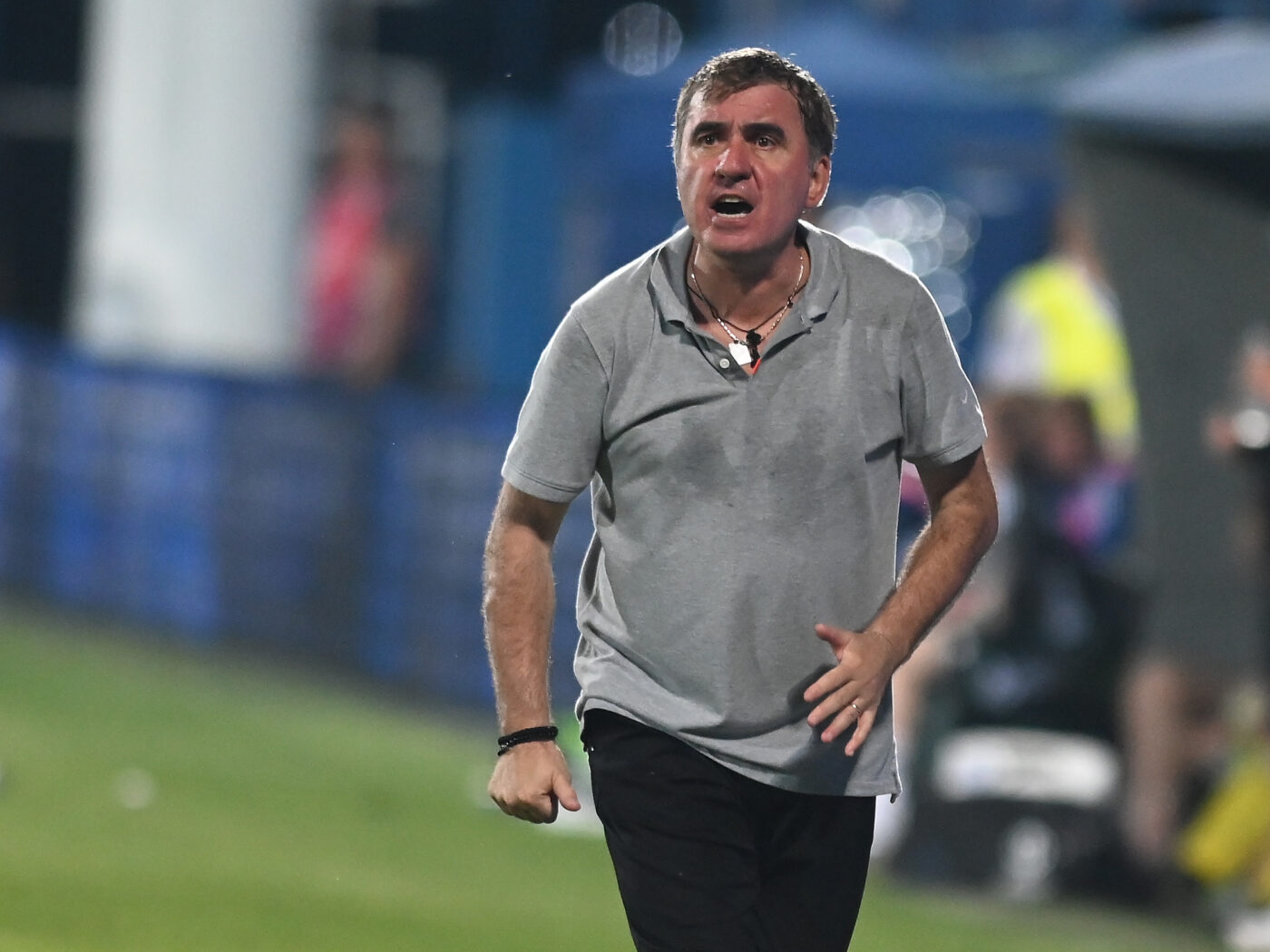 Gică Hagi a explodat în timpul interviului în direct! L-a făcut praf pe impresarul care a vorbit de transferul lui Mazilu la Brighton: „Prostii! Se bagă în seamă”