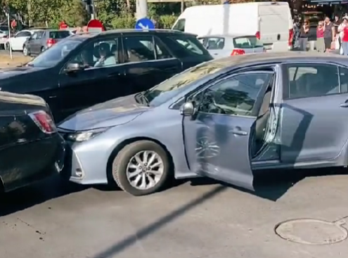 „Putea să facă infarct dacă el cobora”. Ce s-a întâmplat, de fapt, în accidentul rutier în care Gigi Becali și mașina sa au fost loviți de o femeie