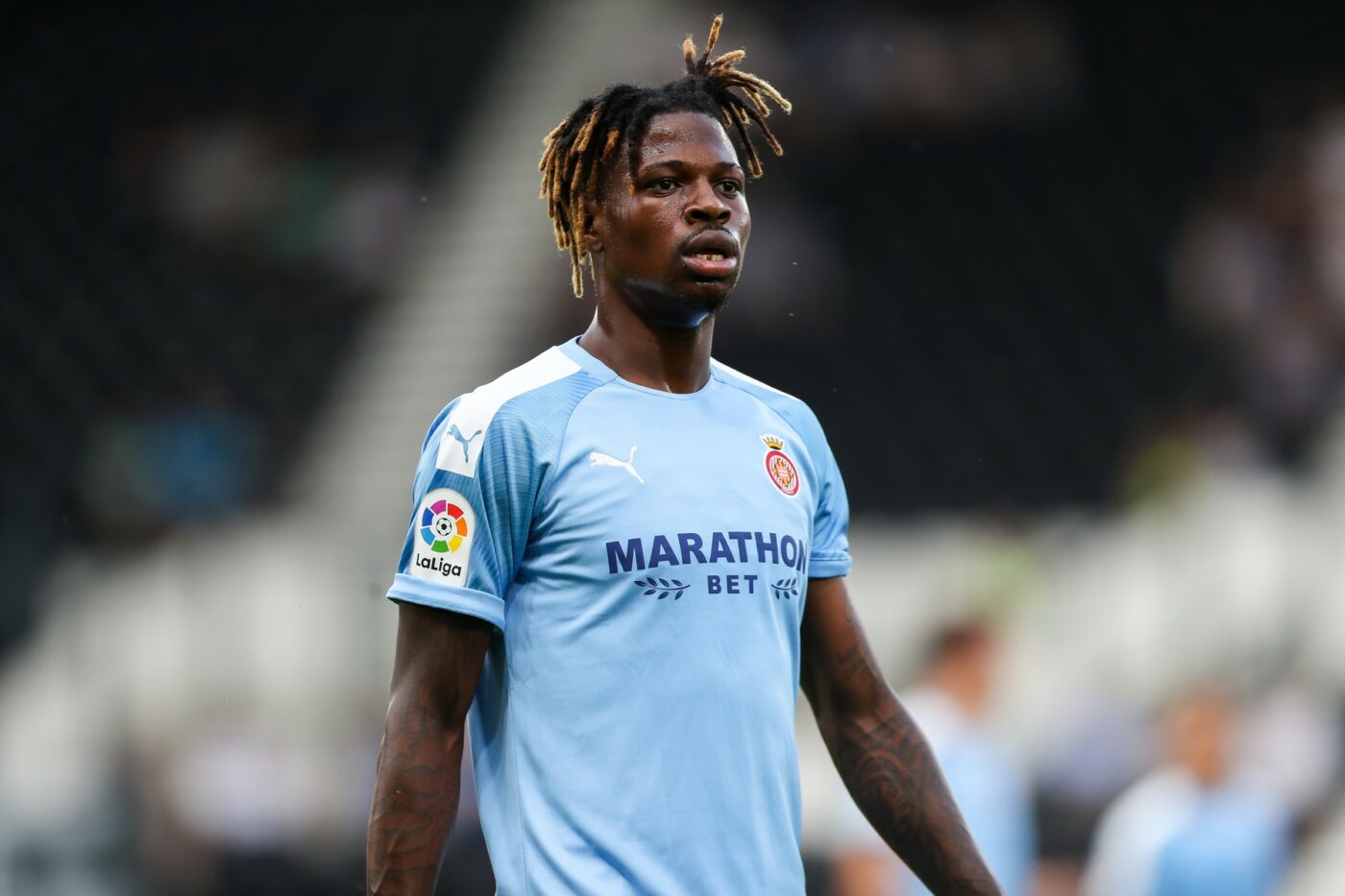 Lovitură de proporții dată de Rapid: Dan Șucu îl aduce în Giulești pe internaționalul din Camerun care a trecut pe la Bordeaux, Girona și Villarreal! „Cred că azi îl vom prezenta”