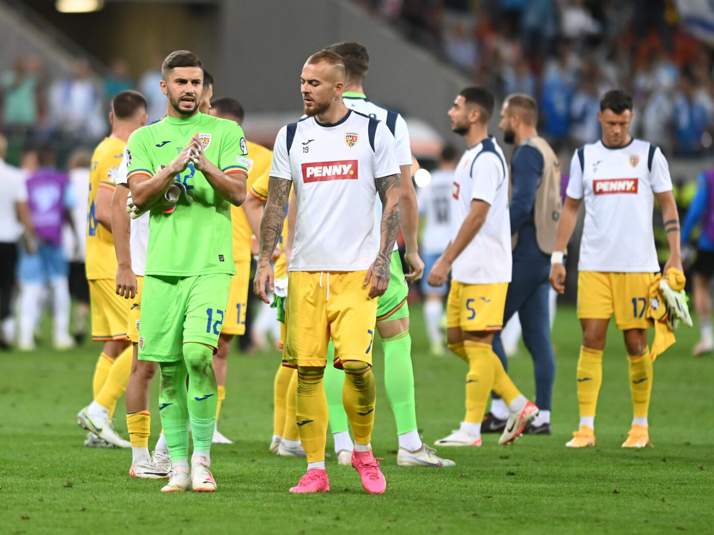 Marcel Răducanu n-are milă de jucătorii naționalei României după remiza cu Israel. „Cu Kosovo să nu se antreneze, să meargă să se roage!”