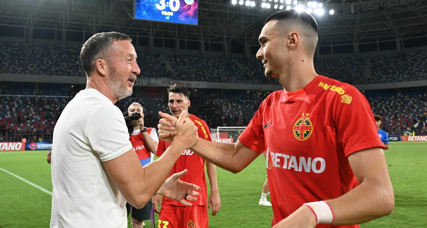 Mihai Stoica a venit cu regulamentul „în dinți” pentru a demonstra că a fost penalty la intrarea lui Tudor Băluță asupra lui Adrian Șut: „Legea 12! Ce spune ea?”