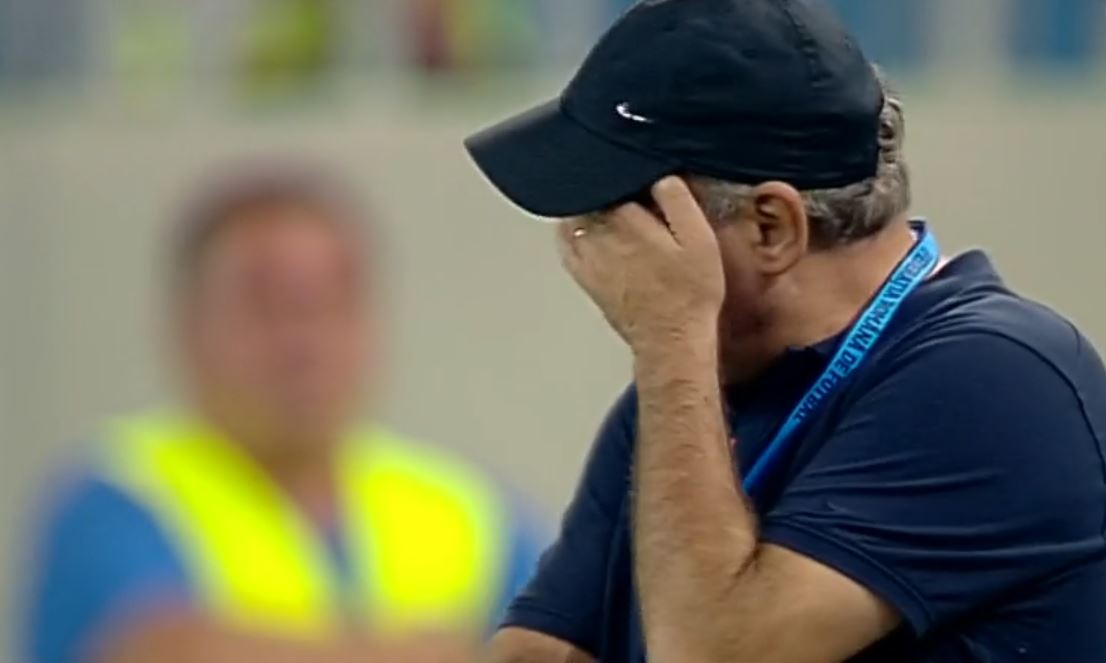 Monumentul dezamăgirii! Cum arăta Gică Hagi după golul marcat de Van Durmen în FC U Craiova – Farul: camerele TV au surprins chipul neputinței „Regelui”