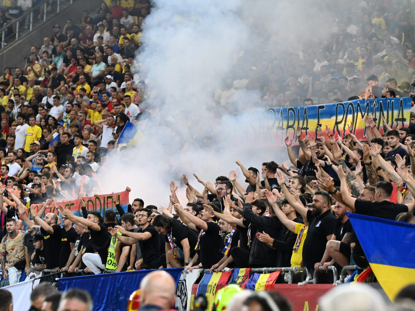 Oficialul FRF, dezvăluiri neștiute despre momentul în care meciul România – Kosovo a fost oprit aproape o oră. „Dacă se mai întâmpla ceva, ducea la pierderea cu 3-0!” Kosovarii, acuzați de lipsă de „fair-play”. „S-au dus în cabina delegatului si au pus presiune!”