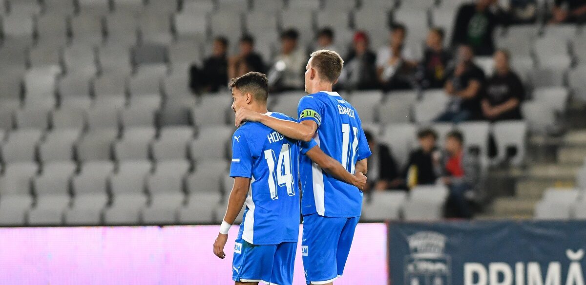 Oltenii au luat foc la finalul meciului U Cluj – Universitatea Craiova 1-1: „Ca de obicei. Să vorbească cei din conducere!”. Dezamăgirea lăsată de plecarea lui Reghecampf: „Ne așteptam să stea mult timp alături de noi”