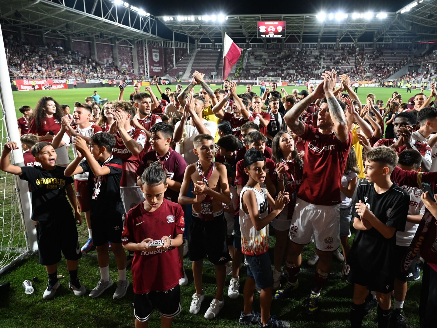 Rapid a explicat de ce Jandarmeria le-a refuzat suporterilor accesul la derby-ul cu Dinamo! Giuleștenii se delimitează de acțiunile forțelor de ordine