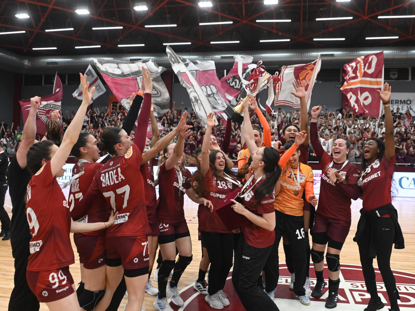 „Goooooooool” în ultima secundă! Rapid, victorie fabuloasă în Liga Campionilor împotriva campioanei Europei. Finalul a fost absolut incendiar: „Ce thriller!” | VIDEO