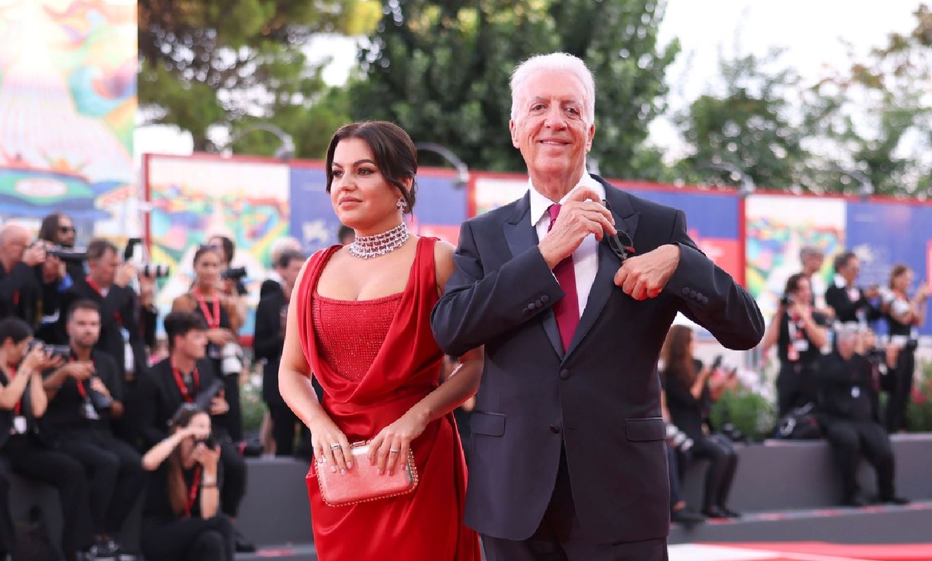 Romina Ferrari, românca măritată cu miliardarul italian Piero Ferrari, a purtat la gât un colier de un milion de euro! Unde și-a făcut apariția într-un mod spectaculos