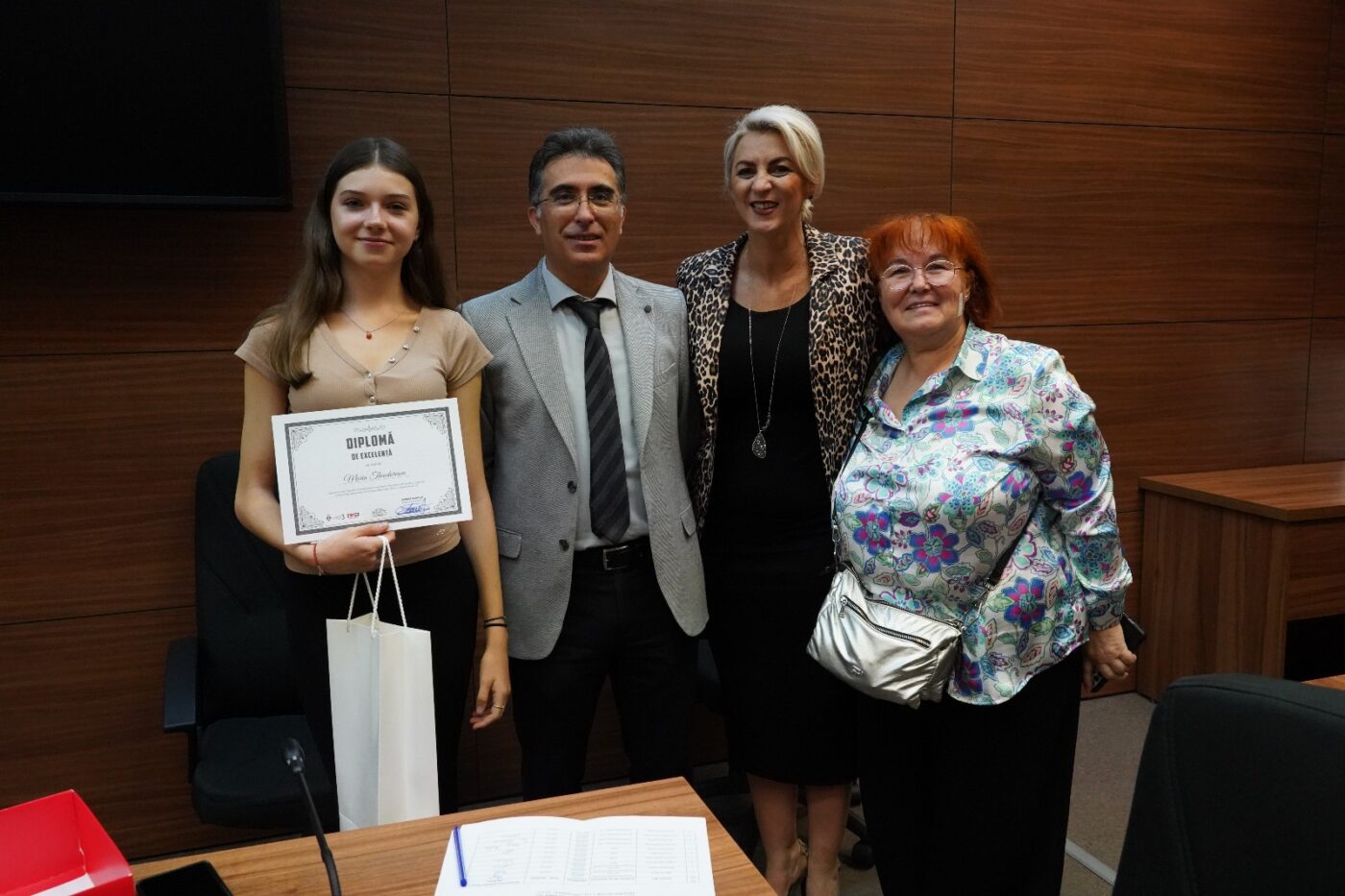 (P) Primarul Robert Negoiță a premiat elevii de top din Sectorul 3 