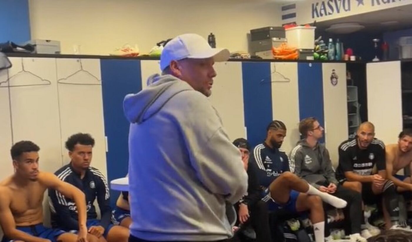 Lipsă totală de fair-play! După ce a dansat provocator în fața lui Gică Hagi, antrenorul lui HJK Helsinki a continuat cu disprețul față de români și la vestiare: discurs arogant și presărat cu vulgarități! | VIDEO
