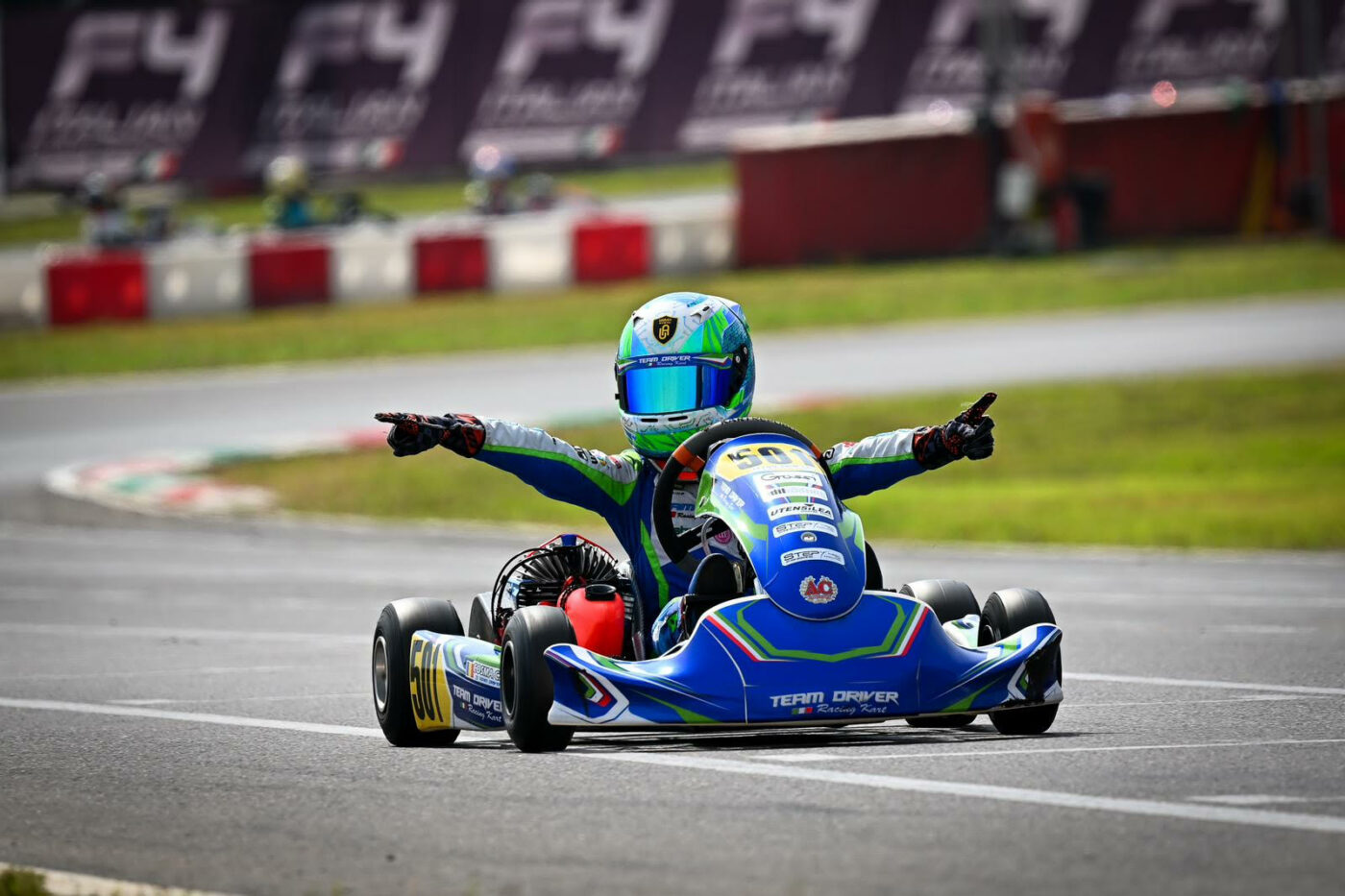 “Românul zburător” a dansat pe circuitul celor de la Porsche! Bogdan Cosma Cristofor, nouă victorie pentru Team Driver | FOTO