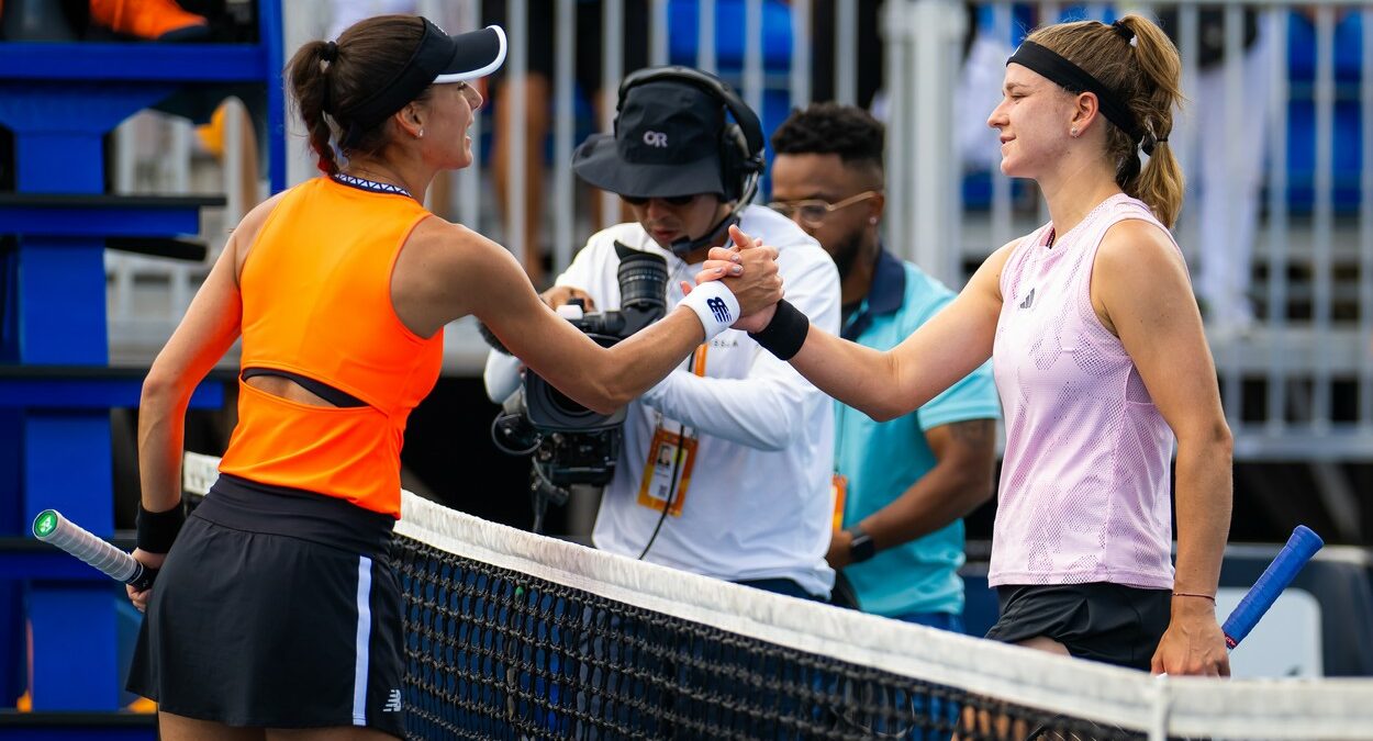 Probleme mari pentru Karolina Muchova înaintea meciului cu Sorana Cîrstea din sferturile US Open! Presa din Cehia a dat-o de gol pe adversara româncei