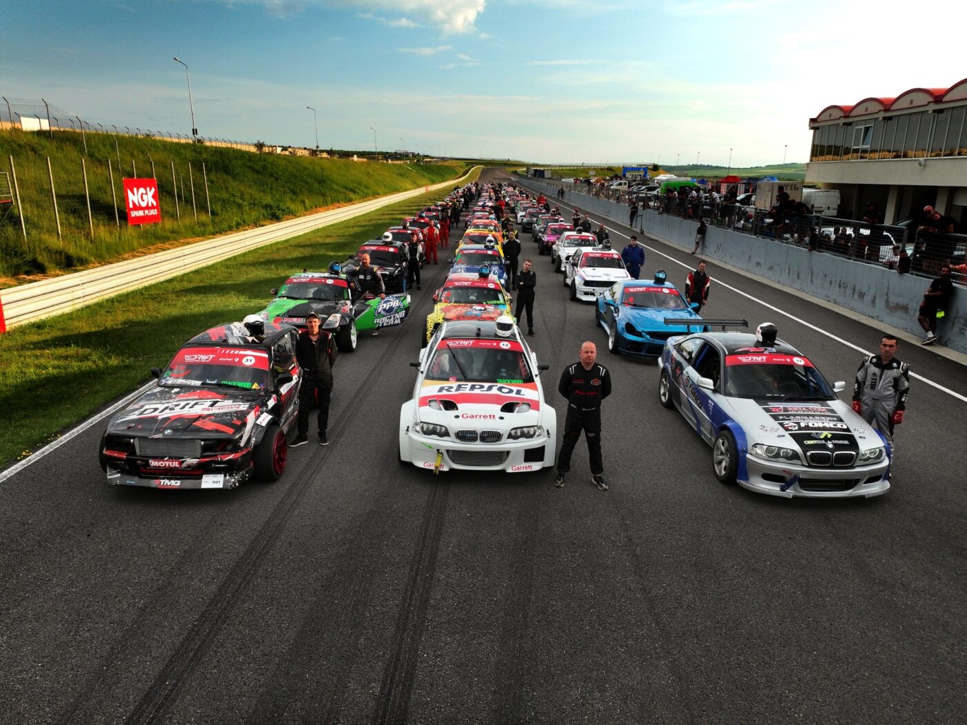 Patru piloți în lupta pentru titlu în Campionatul Național de Drift. Finala are loc în weekend pe Transilvania Motor Ring