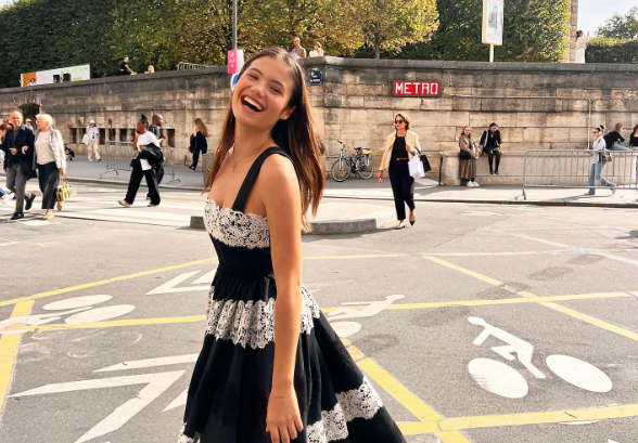 Emma Răducanu a întors toate privirile la Paris Fashion Week: „Nu, nu regret nimic” | FOTO
