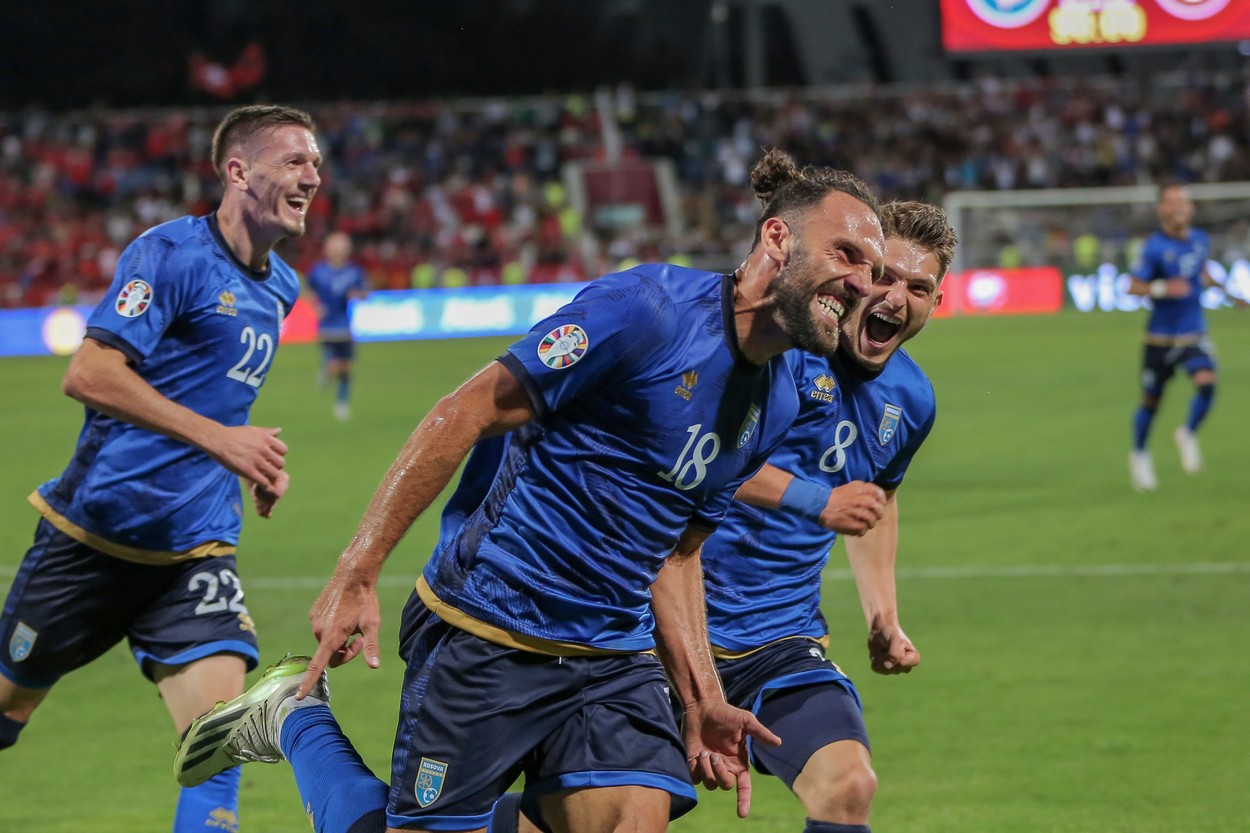 A înscris două goluri în poarta Elveției, iar acum e pe urmele României! Vârful kosovar, marcat de război în copilărie, bagă spaima în naținoala lui Edi Iordănescu