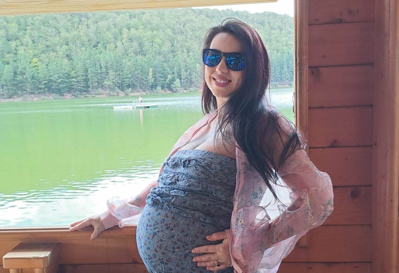 Fosta soție a lui Marian Drăgulescu a devenit mamă pentru a treia oară. Larisa a născut un băiețel și a arătat prima poză cu micuțul: „Bine ai venit pe lume, puiul nostru!” | GALERIE FOTO