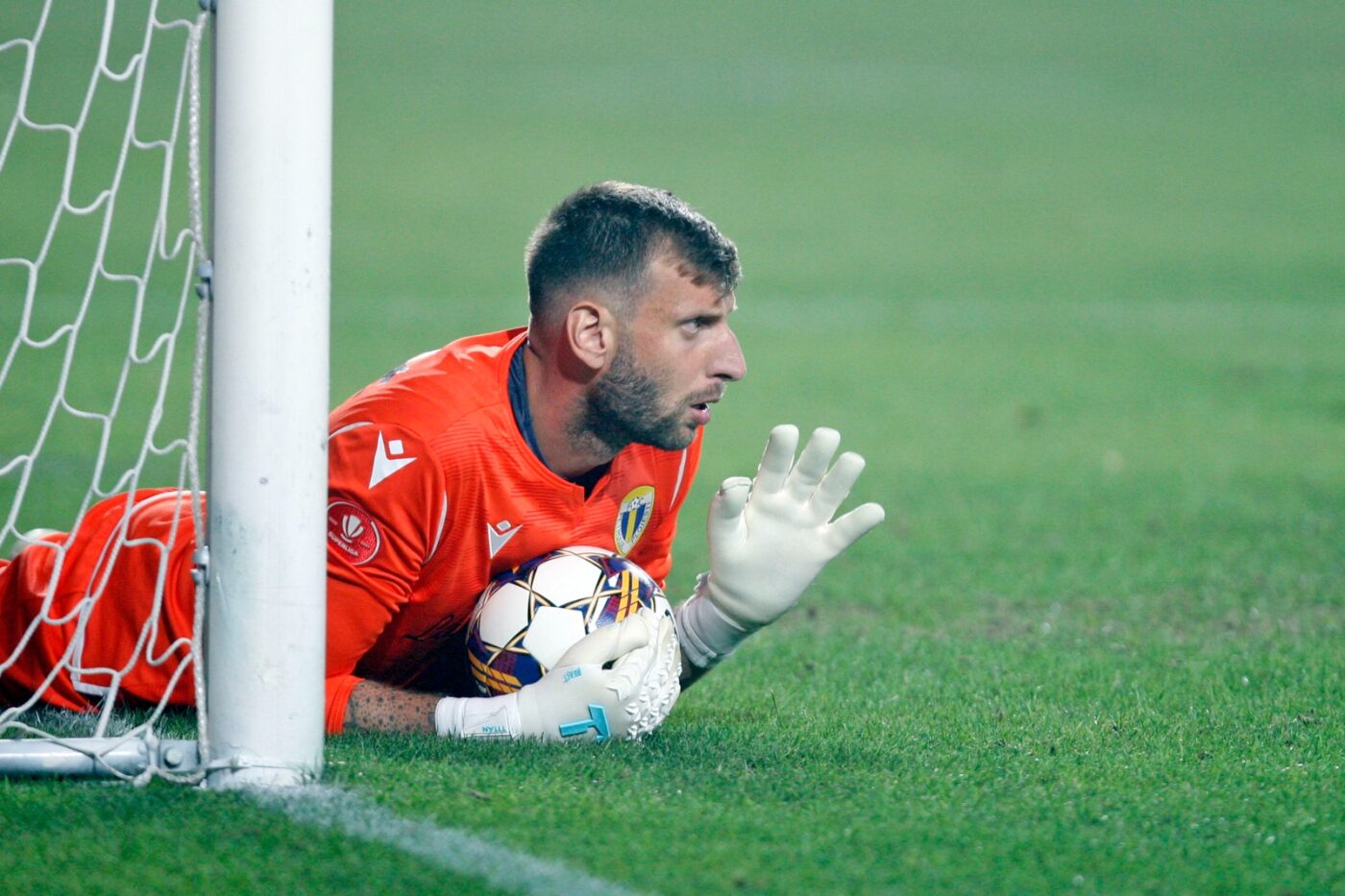 Lukas Zima, gafă de cascadorii râsului în FC U Craiova – Petrolul 2-0. Portarul ploieștenilor a comis o eroare monumentală