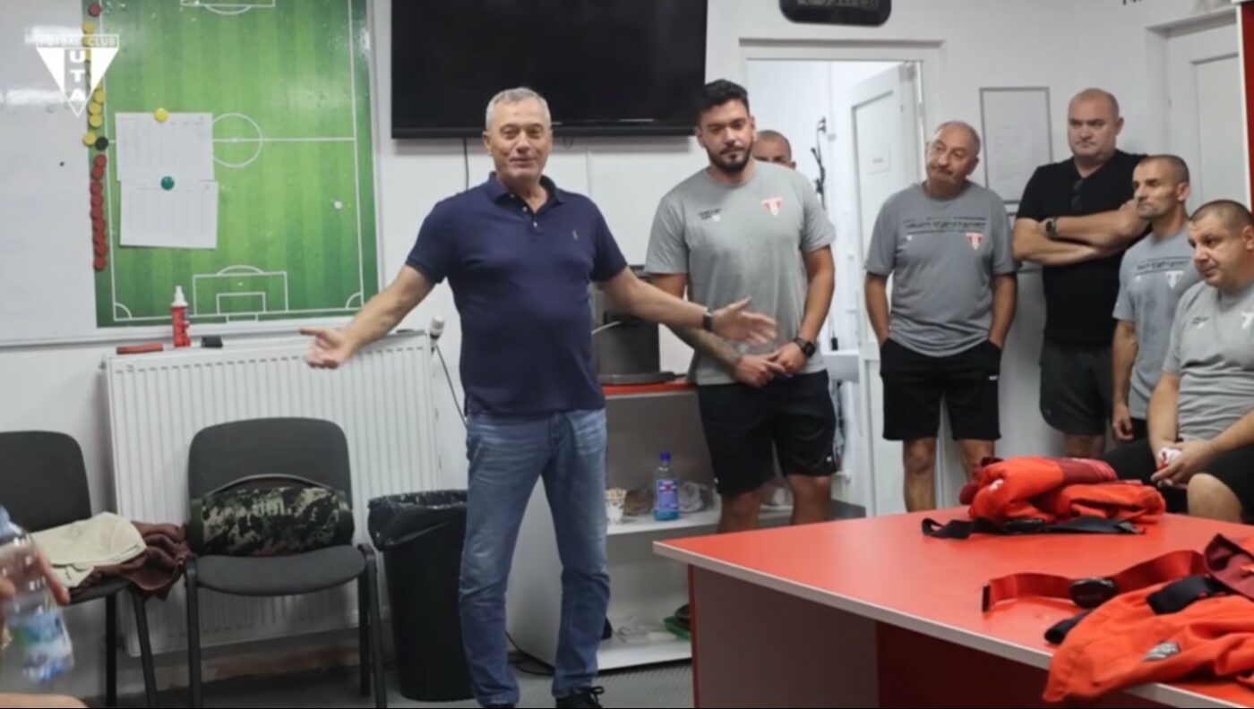 Mircea Rednic îi dă afară și din fotoliu! UTA Arad s-a mai despărțit de un atacant