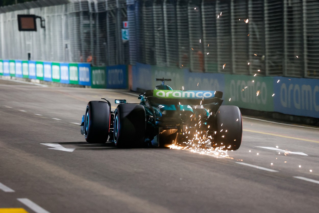 Accident teribil în Formula 1 la Marele Premiu din Singapore! Mașina s-a făcut praf