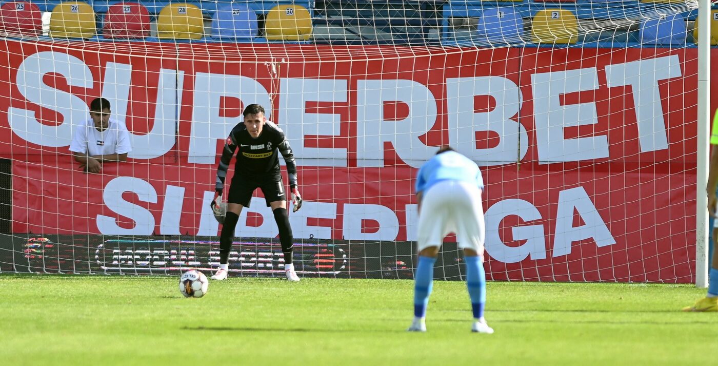 Silviu Lung Jr, la prima victorie ca titular în SuperLigă, după 7 ani! Cum a regăsit fotbalul românesc, ce discută cu tatăl său după fiecare joc și cum a încercat să-l intimideze pe Adam Nemec la faza penalty-ului ratat | EXCLUSIV