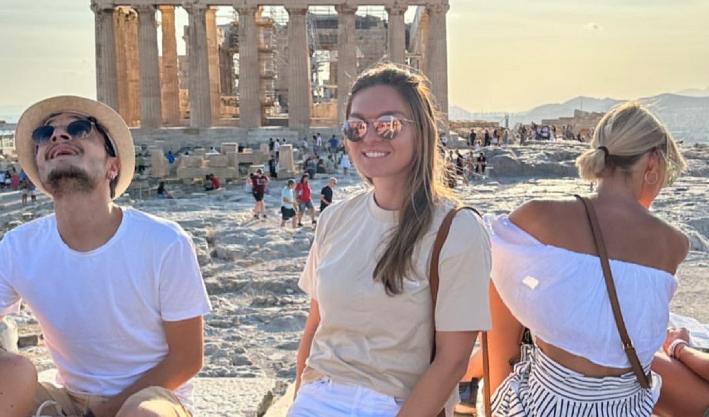 Simona Halep, apariție de senzație în vacanță, alături de un nou bărbat misterios, bănuit ar fi noul ei iubit. Indiciul care nu lasă loc de interpretări | FOTO