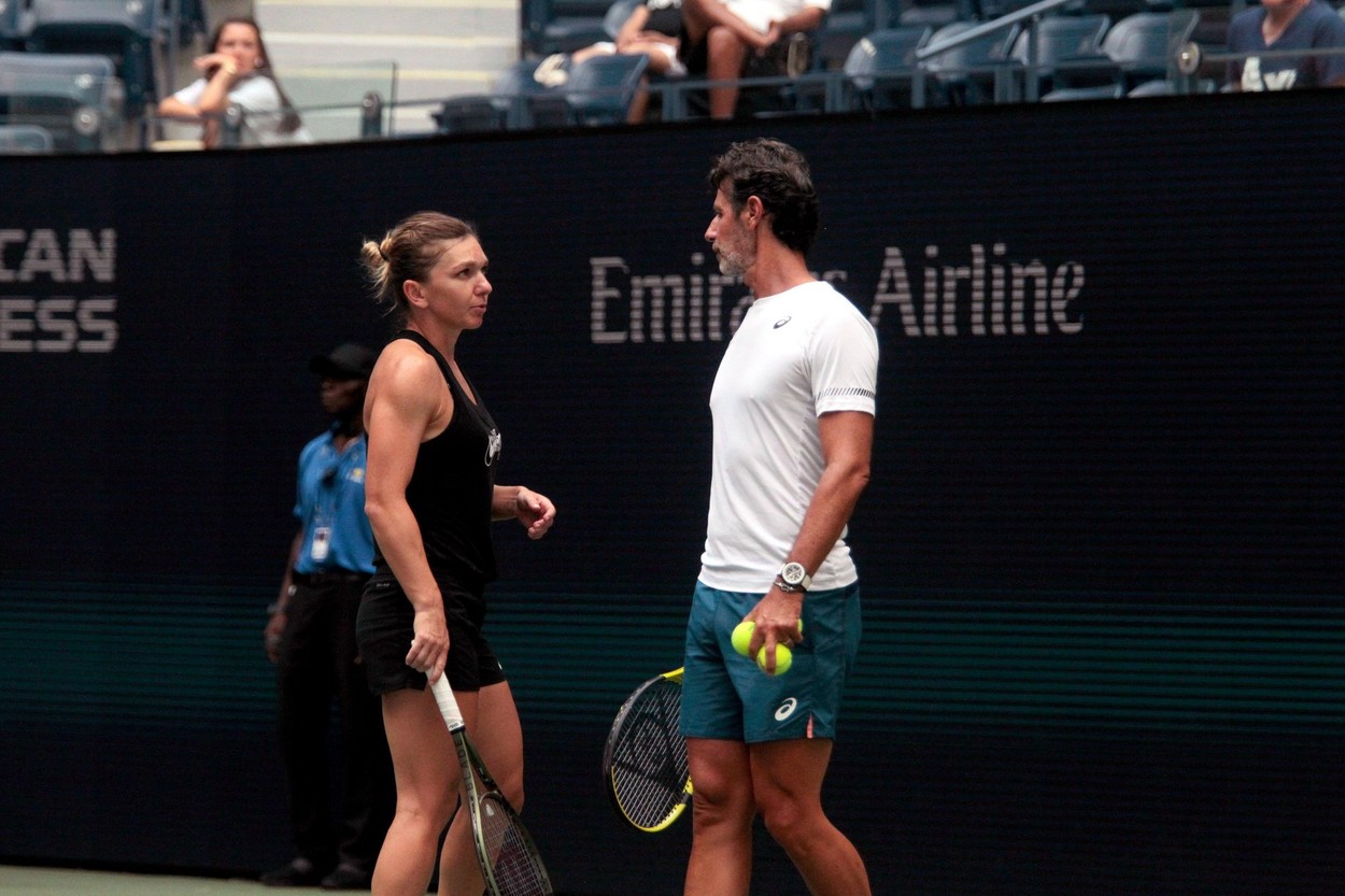 Ce salariu îi plătea Simona Halep lui Patrick Mouratoglou, antrenorul devenit cea mai proastă carte jucată în carieră de fostul lider mondial