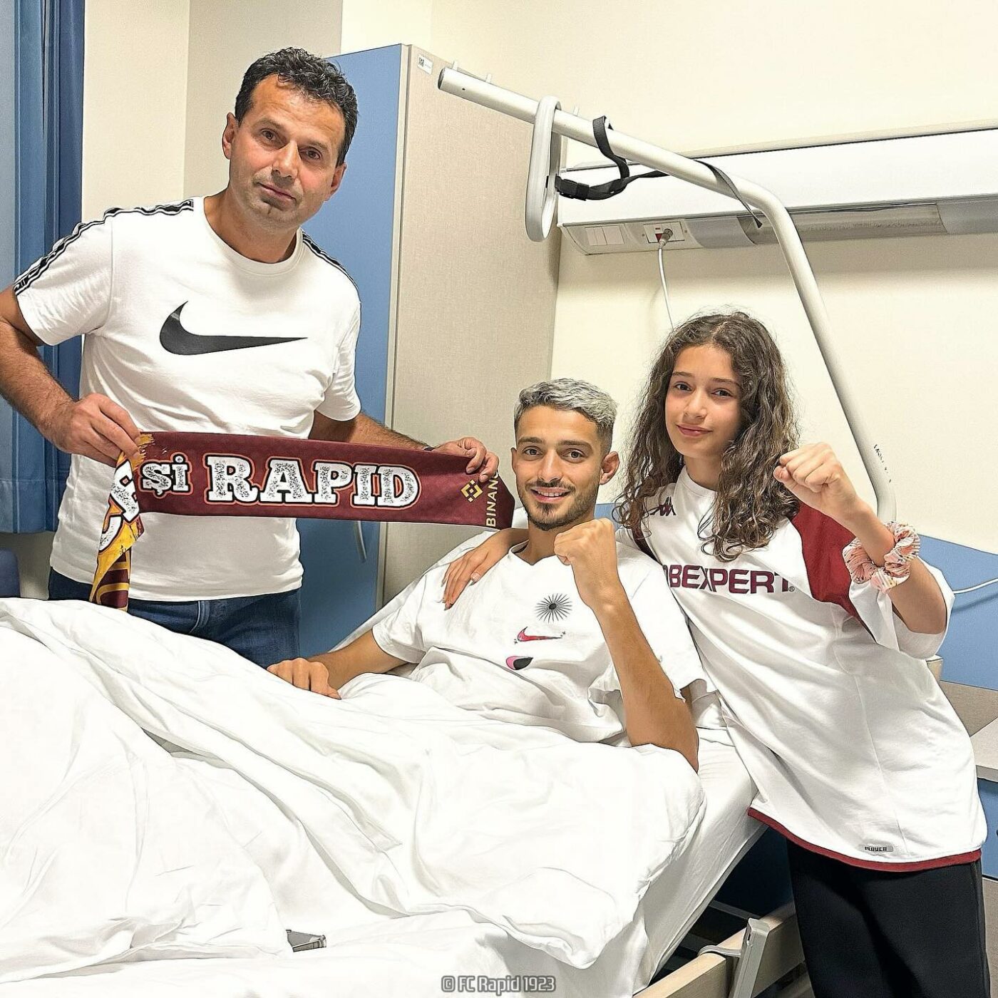 Albion Rrahmani a fost operat! Prima imagine cu atacantul Rapidului de pe patul de spital. Când va reveni pe teren