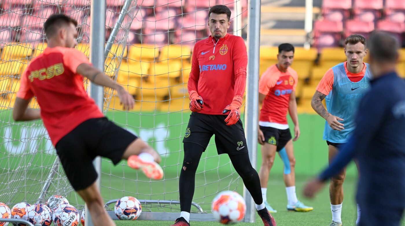 Andrei Vlad nu mai prinde echipa la FCSB, dar își duce iubita la meciuri! Unde a fost surprins portarul roș-albaștrilor | FOTO