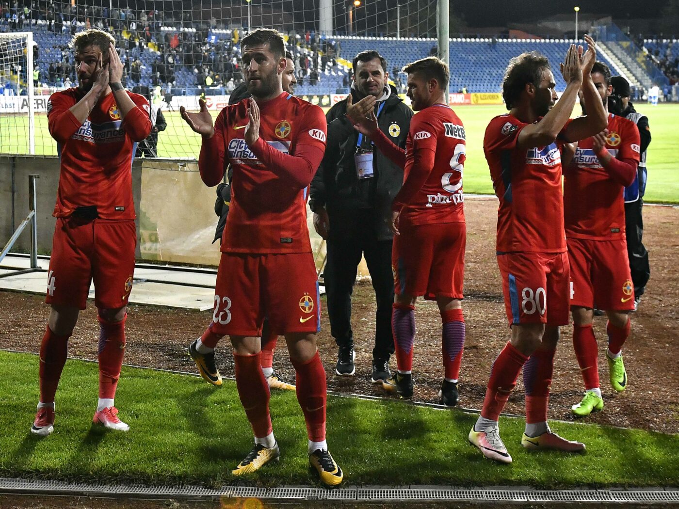 Fotbalistul de la FCSB s-a retras din fotbal pentru că i-a fost rușine să-i spună adevărul lui Gigi Becali! „Nevasta trăgea de mine”