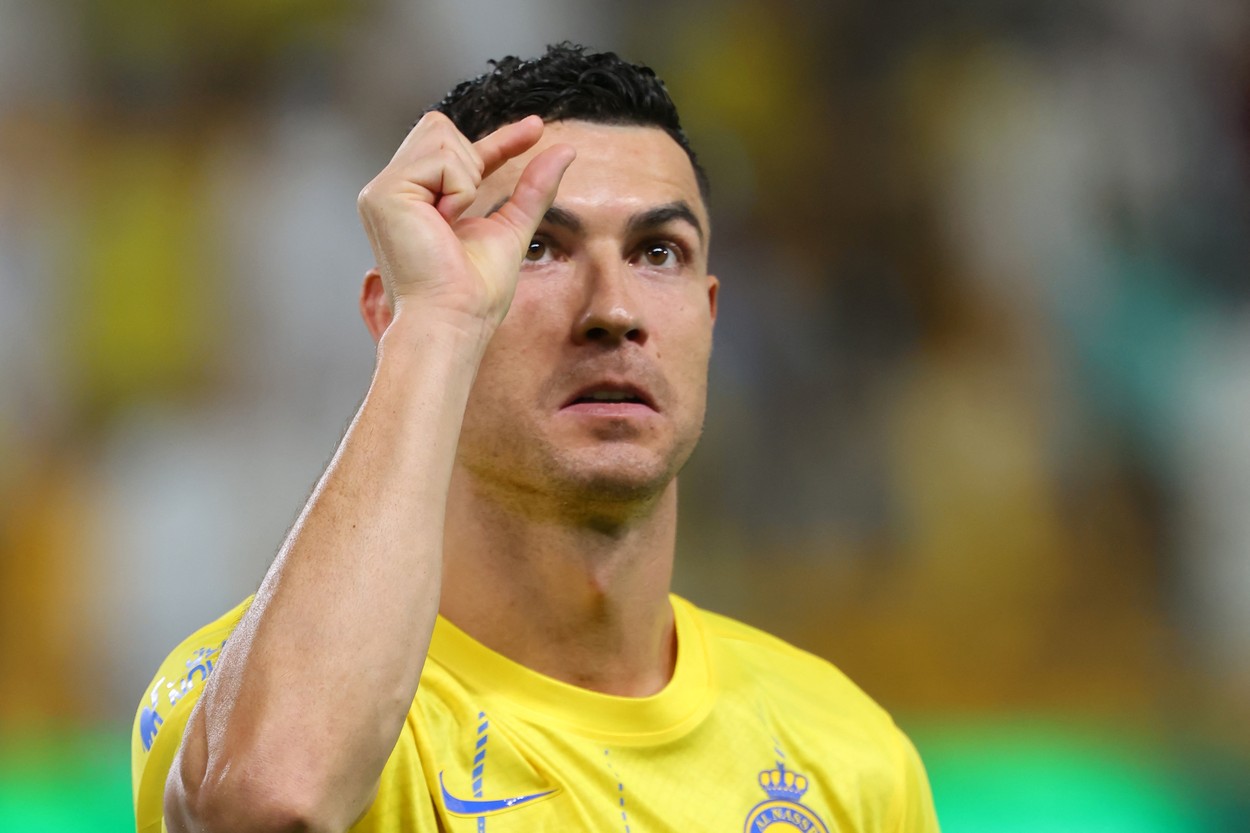 Cristiano Ronaldo, fascinat de Nicolae Stanciu! Românul a reușit o pasă de gol superbă sub privirea portughezului | VIDEO