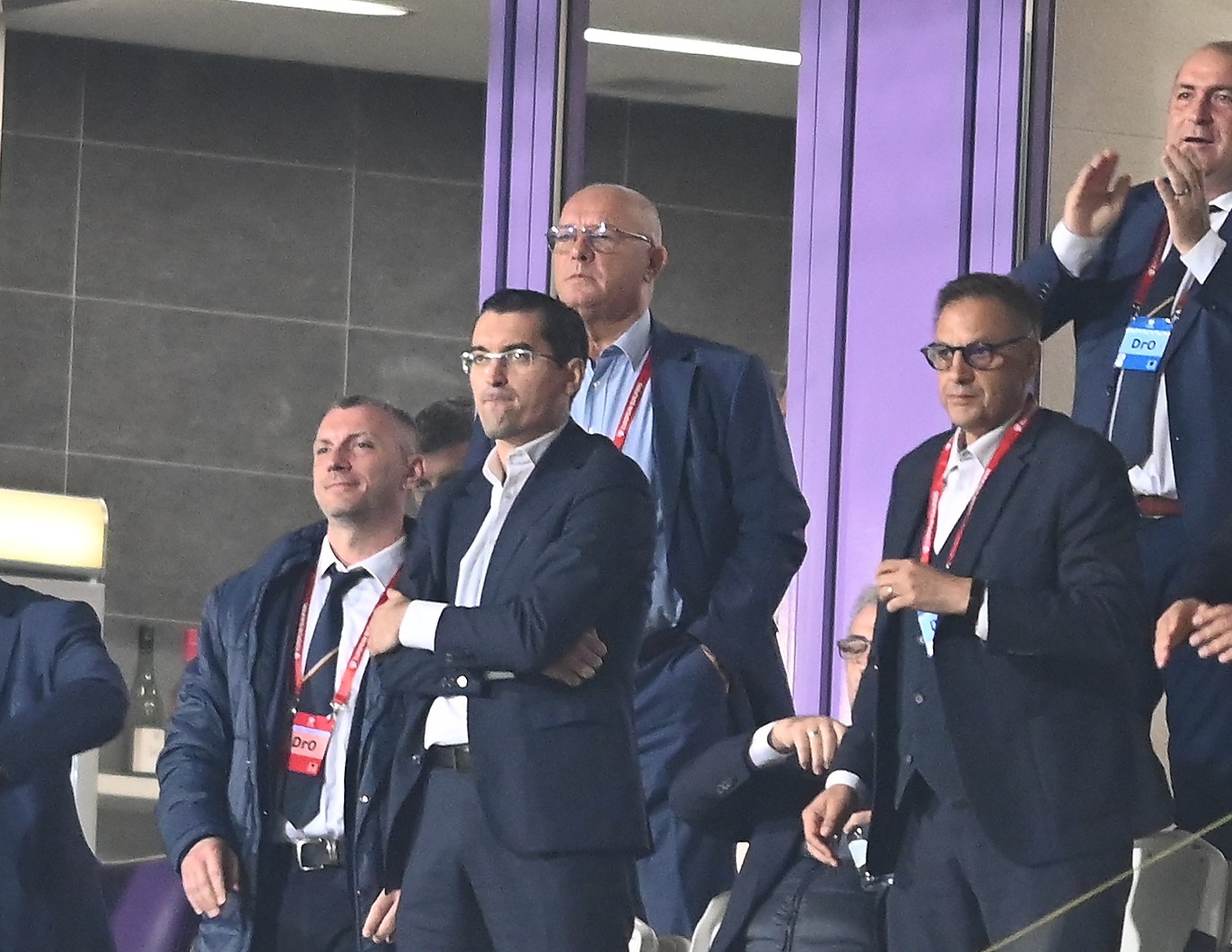 Dezvăluiri incredibile! Cum reacționează Răzvan Burleanu la meciurile naționalei României. „Dă indicații! La fotbal el nu se pricepe!”