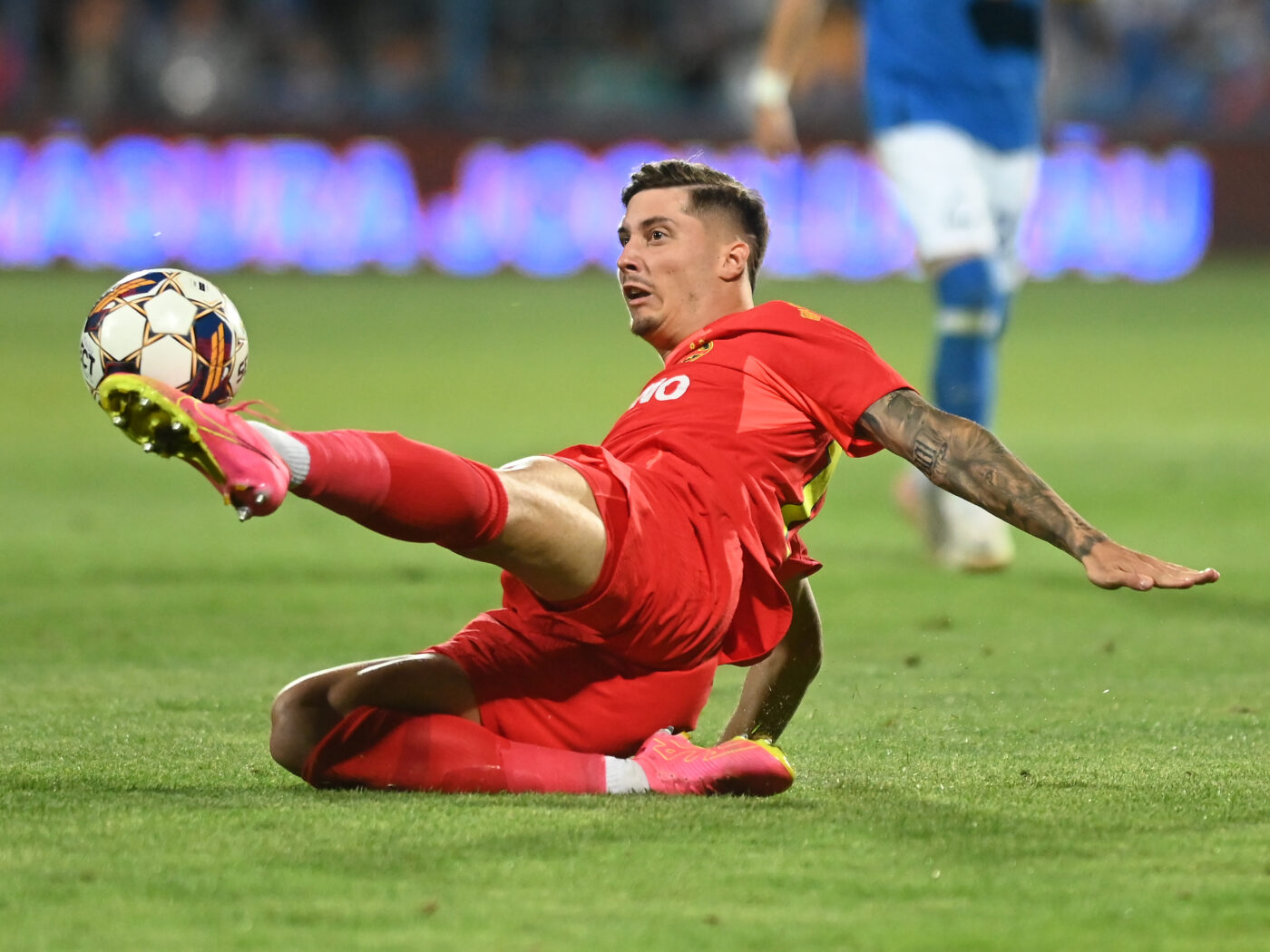E gata și cu David Miculescu la FCSB! E pe lista neagră și e ca și plecat. Gigi Becali a recunoscut că nu mai e dispus să dea șanse fotbaliștilor care nu joacă nimic: „Nu pot să aștept 25 de ani!”
