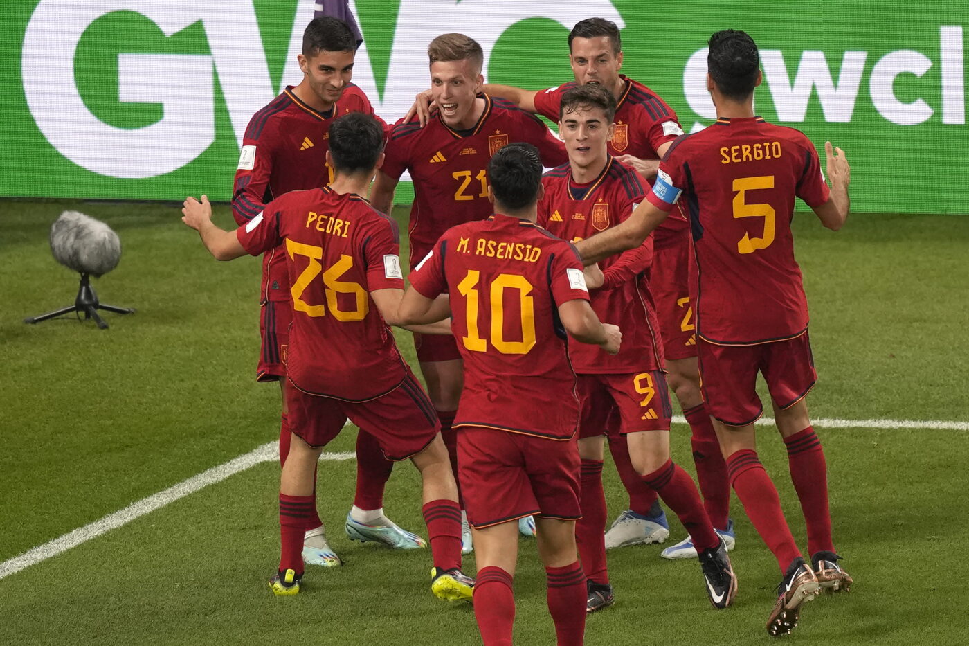 FC Barcelona îl transferă pe „noul Iniesta” pentru 60 de milioane de euro! Vedeta naționalei Spaniei a refuzat-o pe Manchester City