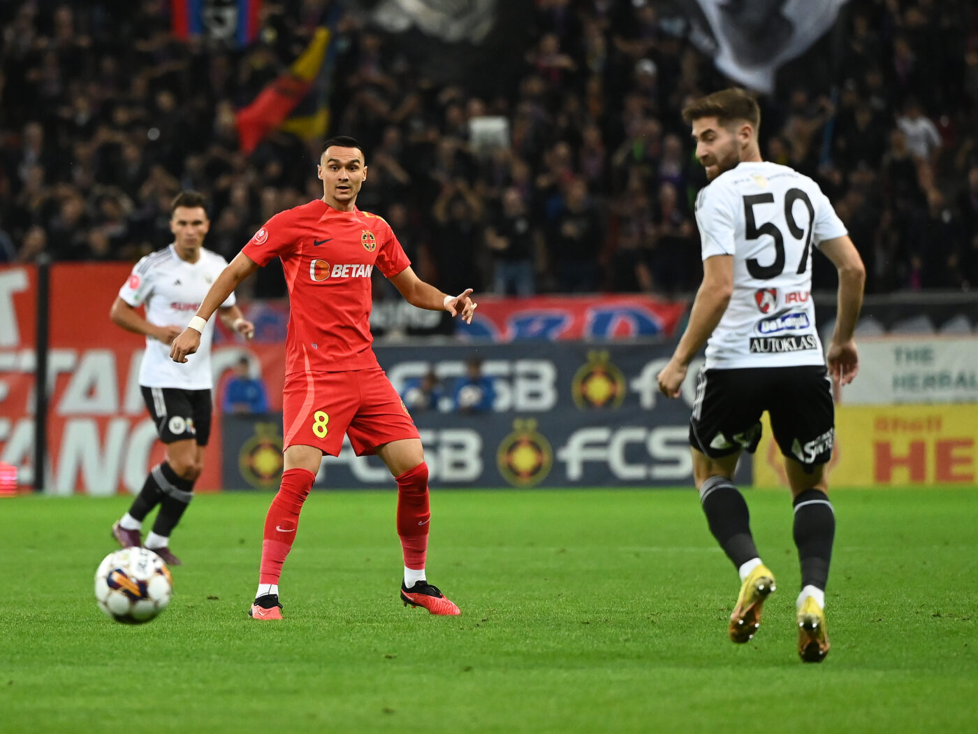 FCSB – U Cluj 2-1, Live Video Online, în etapa a 11-a din Superliga | S-a reluat partida! Vicecampioana face 3 schimbări la pauză