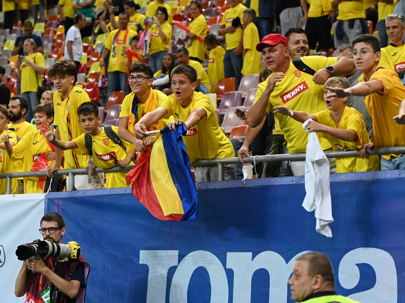 FRF, decizie incredibilă și greu de înțeles! Peste 25.000 de copii vor fi puși să țină moment de reculegere? Situația delicată de la meciul România – Andorra! | SPECIAL