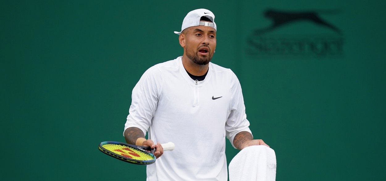 Gest fără precedent în tenisul mondial! Jucătorul a fost descalificat după ce l-a lovit cu mingea direct în figură, fapt care l-a făcut până și pe rebelul Nick Kyrgios să exclame: „Sunt curios ce amendă va lua” | VIDEO