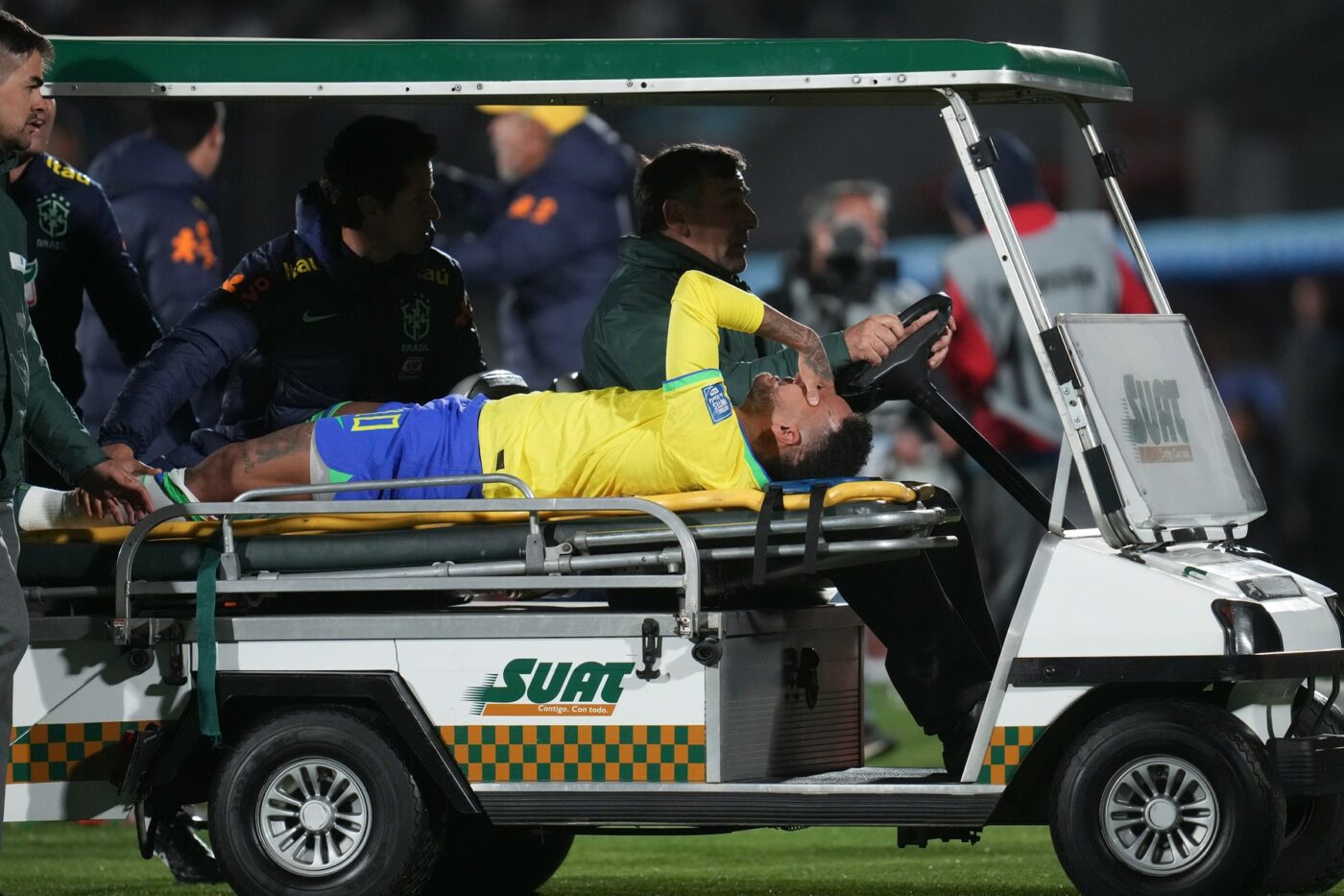 Neymar, accidentare gravă! A fost scos pe targă, în lacrimi