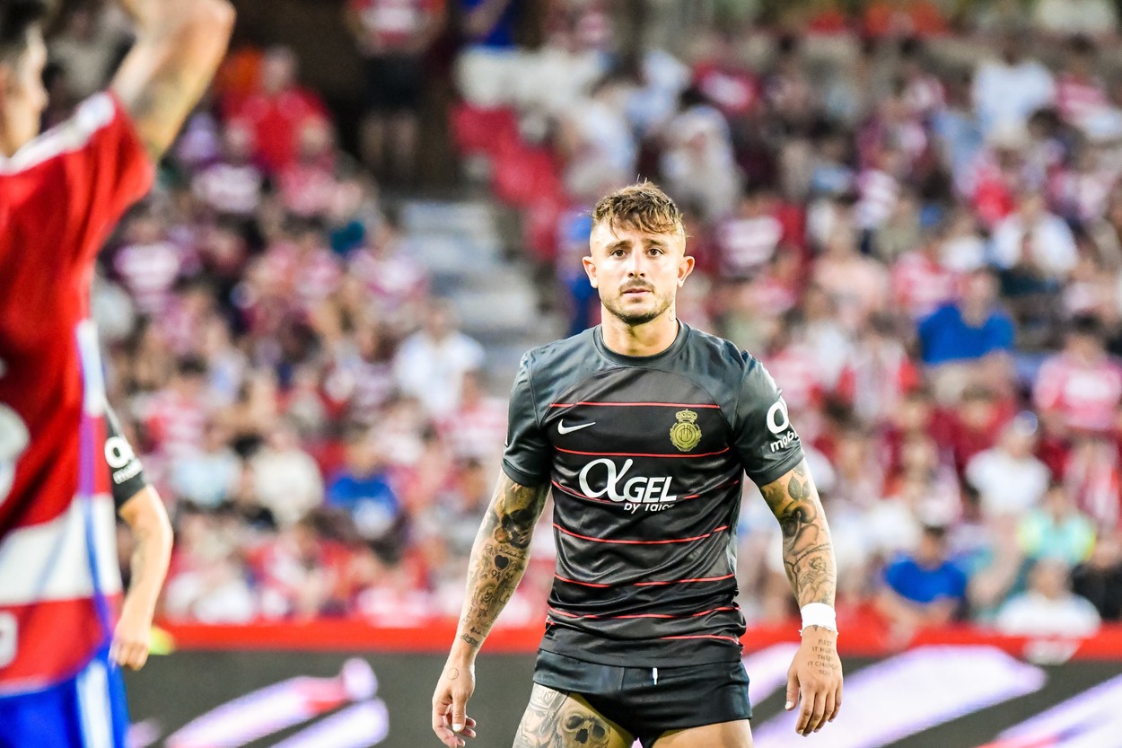 „Sper să anunți că ai cancer ca să pot râde!”. Teroarea pe care o trăiește un fotbalist pe Instagram: a făcut publice mesajele pe care le primește de câteva luni de la un urmăritor!