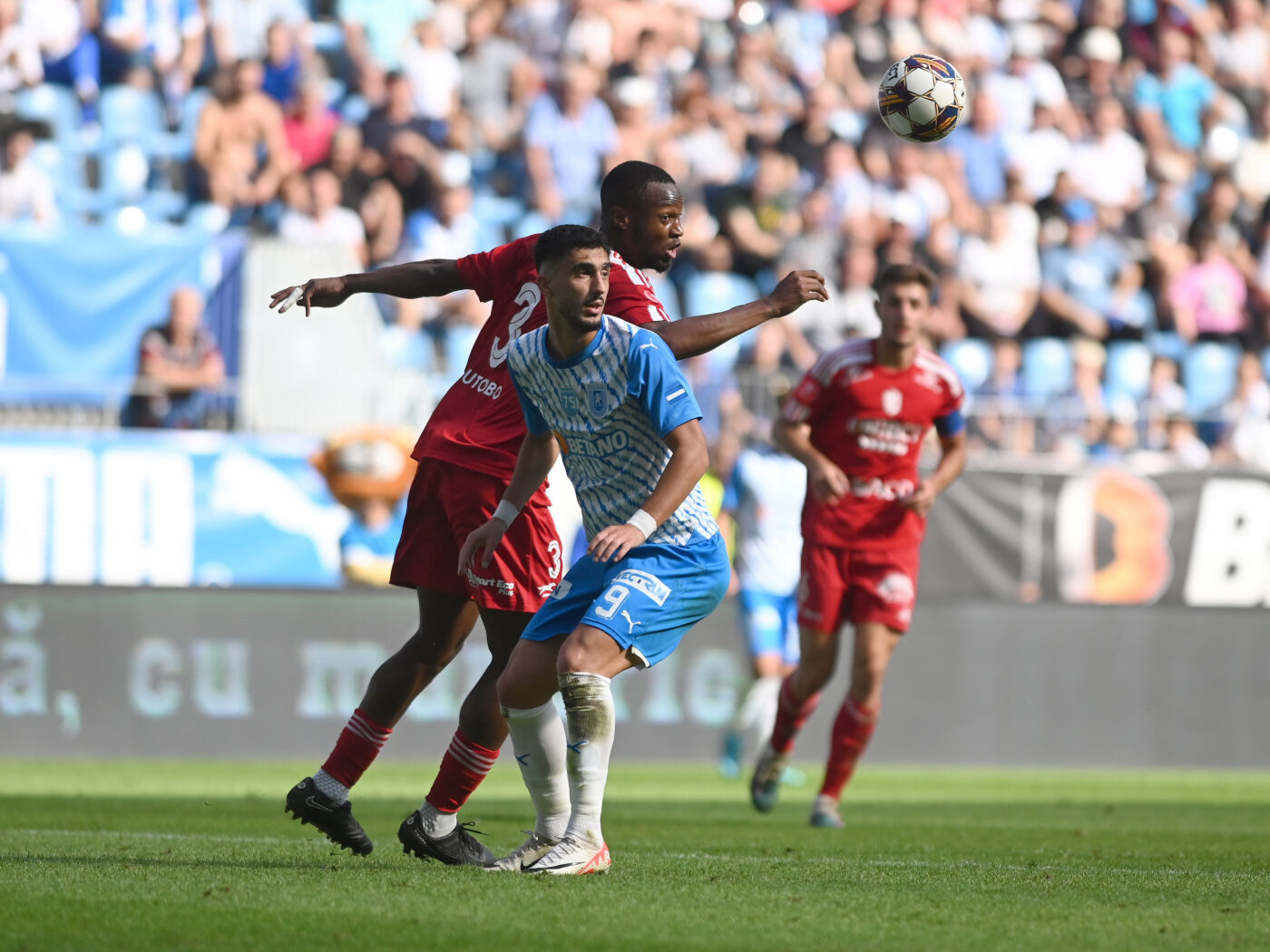Andrei Ivan nu a mai suportat umilințele la care a fost supus de fani în meciul cu FC Botoșani! Fluierat la fiecare atingere de balon în prima repriză, fotbalistul de la Universitatea Craiova a ieșit la pauză
