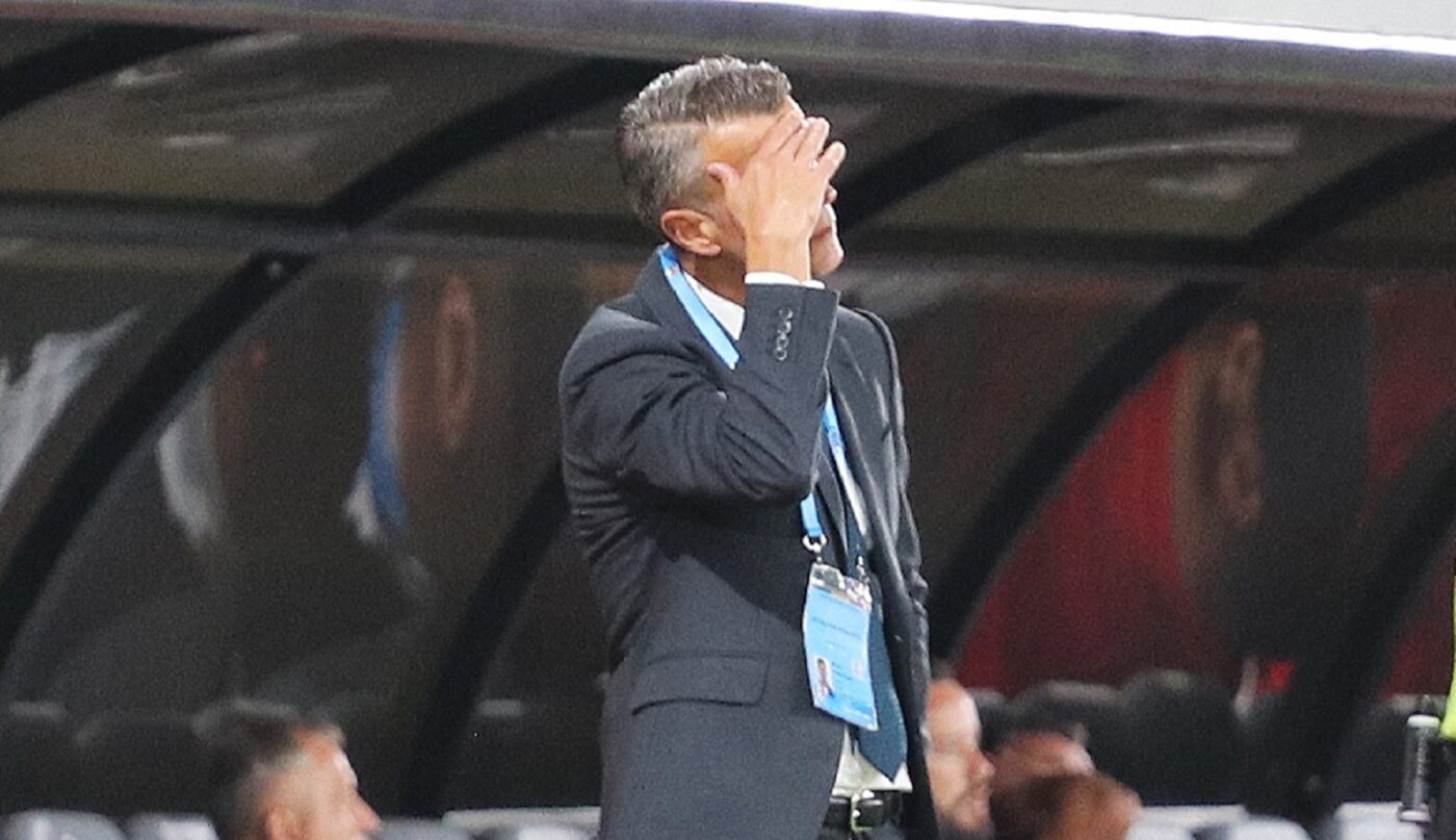 La Dinamo se pregătesc mișcări. Mai mulți jucători au bagajele la ușă, vestiarul este spart în bisericuțe, Ghezali l-a certat pe Politic și a fost la un pas de bătaie cu Roșu. Meciul cu UTA poate fi hotărâtor pentru Ovidiu Burcă | EXCLUSIV